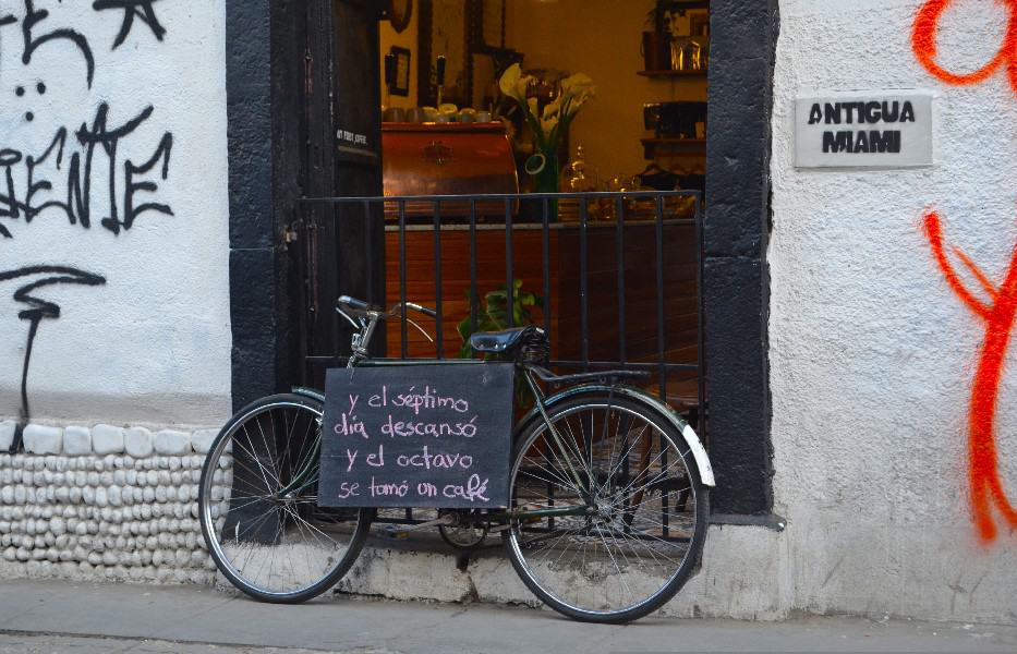 awesome sign on a bike infront of an café in La Paz