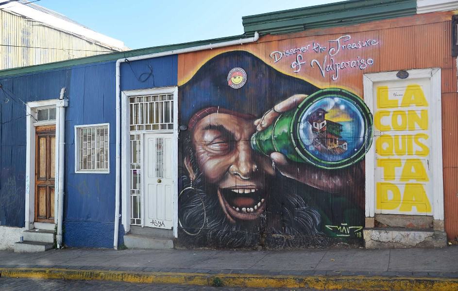 Street art during the Valparaiso Walking Tour