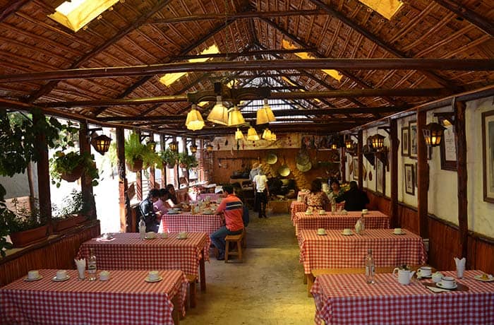 Traditional 'picanteria' in Arequipa - > La Nueva Palomino