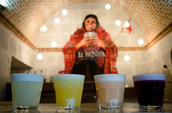 4 cocktails displayed in La Benita de los Claustros Chicheria