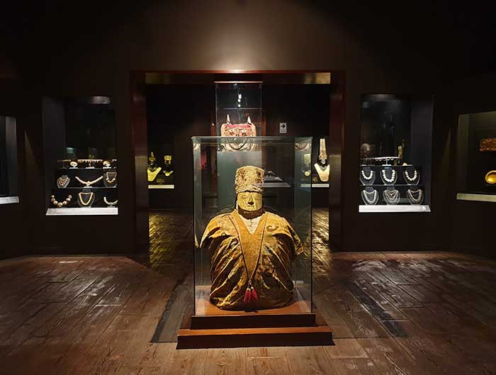 Pre-Inca mummie at Larco Herrera