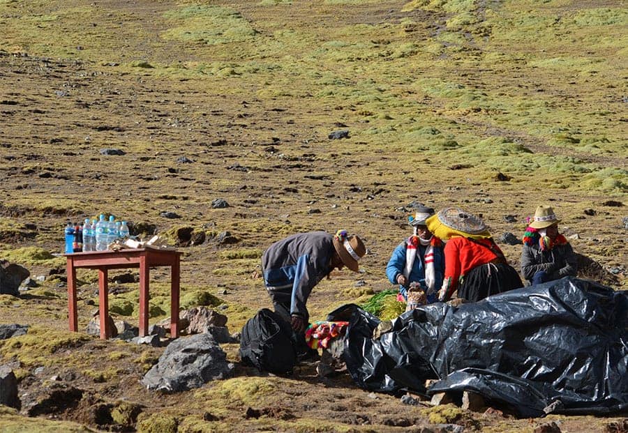 Community selling water along the Rainbow Mountain trail